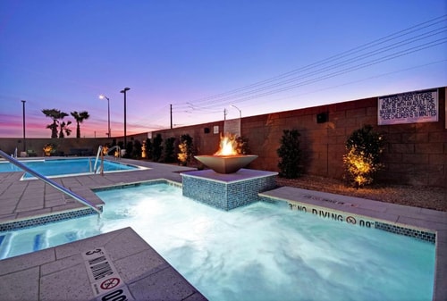 King Room Near Chevron LAS 13 Luxury Bookings