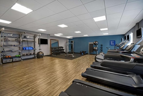 King Room Near Chevron LAS 11 Luxury Bookings