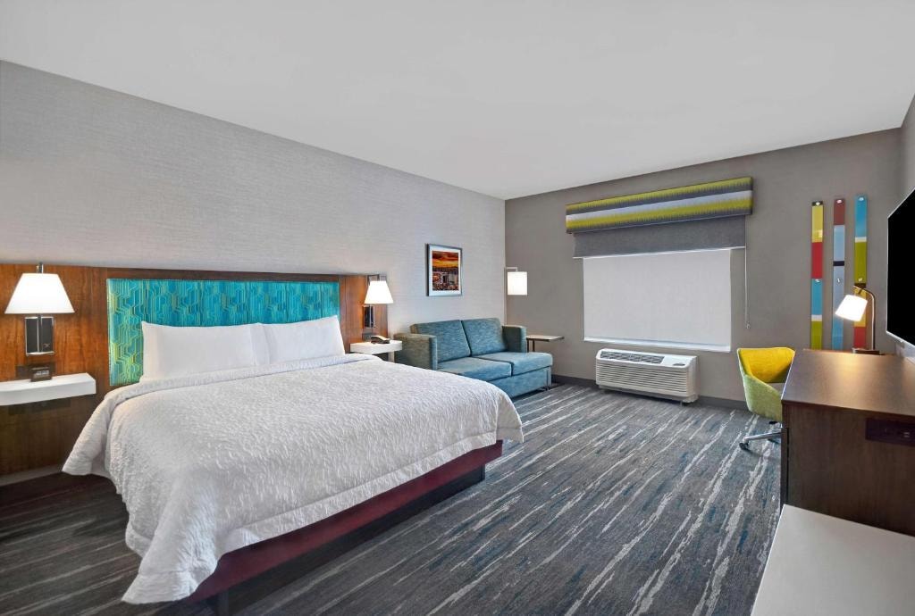 King Room Near Chevron LAS Luxury Bookings