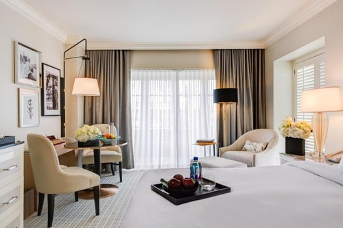 Deluxe King Room Near Bait Aaron Outrech Center LA 2 Luxury Bookings