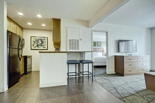 One Bedroom Suite Near Onyx Apartments LAS 4 Luxury Bookings