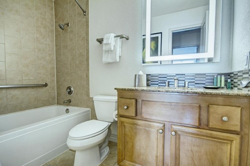 One Bedroom Suite Near Onyx Apartments LAS 8 Luxury Bookings