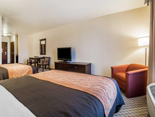 Queen Room Near Jiffy Lube LAS 4 Luxury Bookings