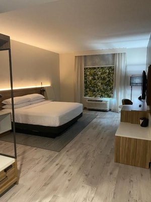 King Room Near Trimble Park ORL Luxury Bookings