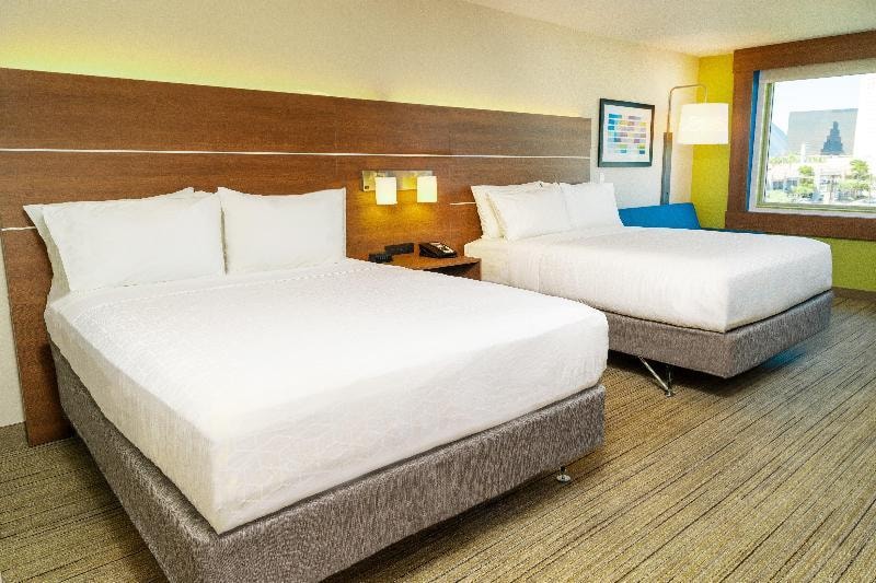 Queen Room Near Mgm International Aviation LAS Luxury Bookings