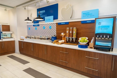 Queen Room Near Mgm International Aviation LAS 5 Luxury Bookings