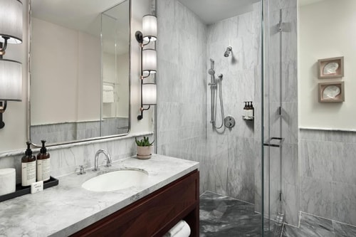 King Deluxe Near Industry Kitchen NYC 2 Luxury Bookings