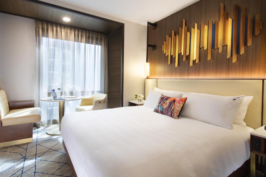 Standard King Room Near Kochi NYC Luxury Bookings
