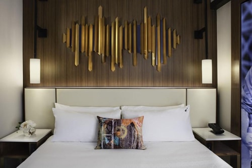 Standard King Room Near Kochi NYC 2 Luxury Bookings