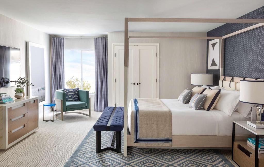 King Room Near Fireside Health Care Center LA Luxury Bookings