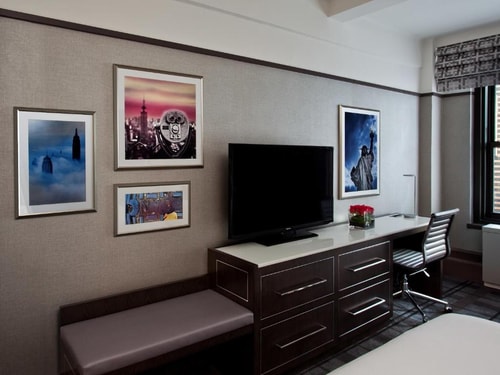 King Room Near Tanner Smith's NYC 3 Luxury Bookings