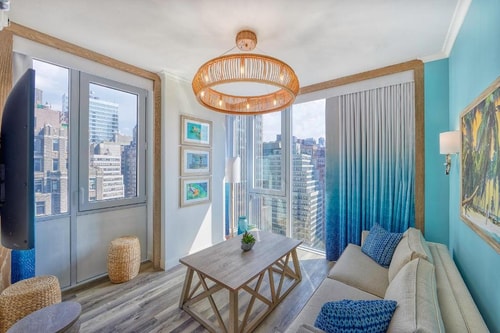 Queen Room Near Yard House NYC 5 Luxury Bookings