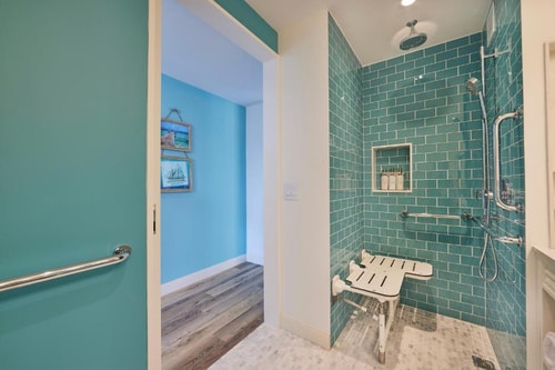Queen Room Near Yard House NYC 7 Luxury Bookings