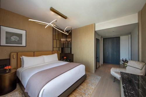 King Room Near Pergola NYC Luxury Bookings