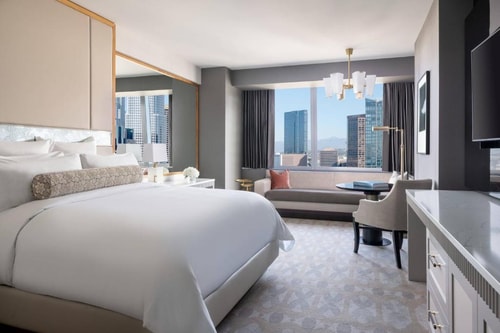 Deluxe King Room Near Grammy Museum LA Luxury Bookings