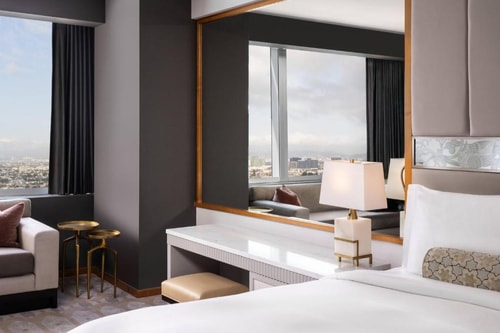Deluxe King Room Near Grammy Museum LA 2 Luxury Bookings