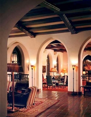 Queen Room Near SIXT Rent a Car West Hollywood LA 2 Luxury Bookings