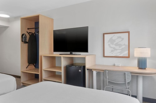 Double Room Near Cheddars Scratch Kitchen ORL 2 Luxury Bookings