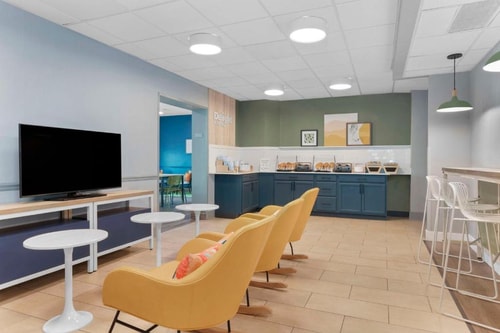 Double Room Near Cheddars Scratch Kitchen ORL 8 Luxury Bookings