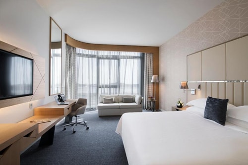 Large Corner Room Near Abu Dhabi Exhibition Centre Luxury Bookings