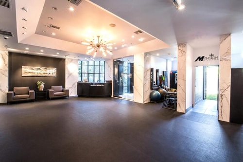 Studio Near William S Hart Dog Park LA 4 Luxury Bookings