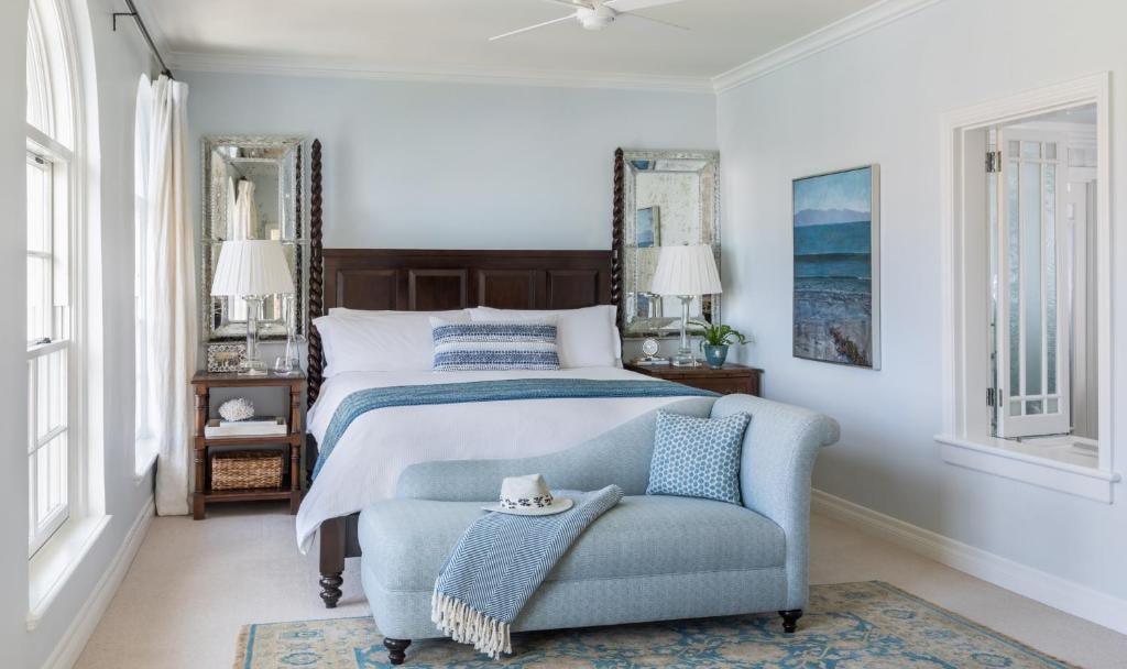 Superior King Room Near Atma Yoga & Healing Art LA Luxury Bookings