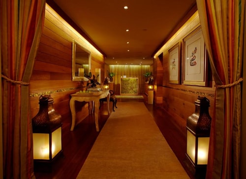 Superior King Room Near Atma Yoga & Healing Art LA 10 Luxury Bookings