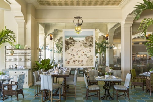 Superior King Room Near Atma Yoga & Healing Art LA 5 Luxury Bookings