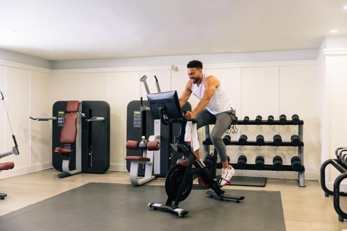 Superior King Room Near Atma Yoga & Healing Art LA 12 Luxury Bookings