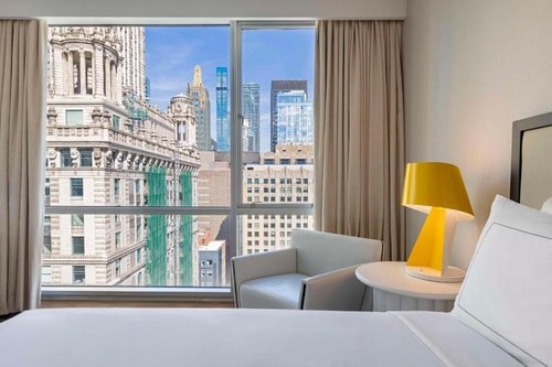 King Room Near Harold Washington College CHI 1 Luxury Bookings