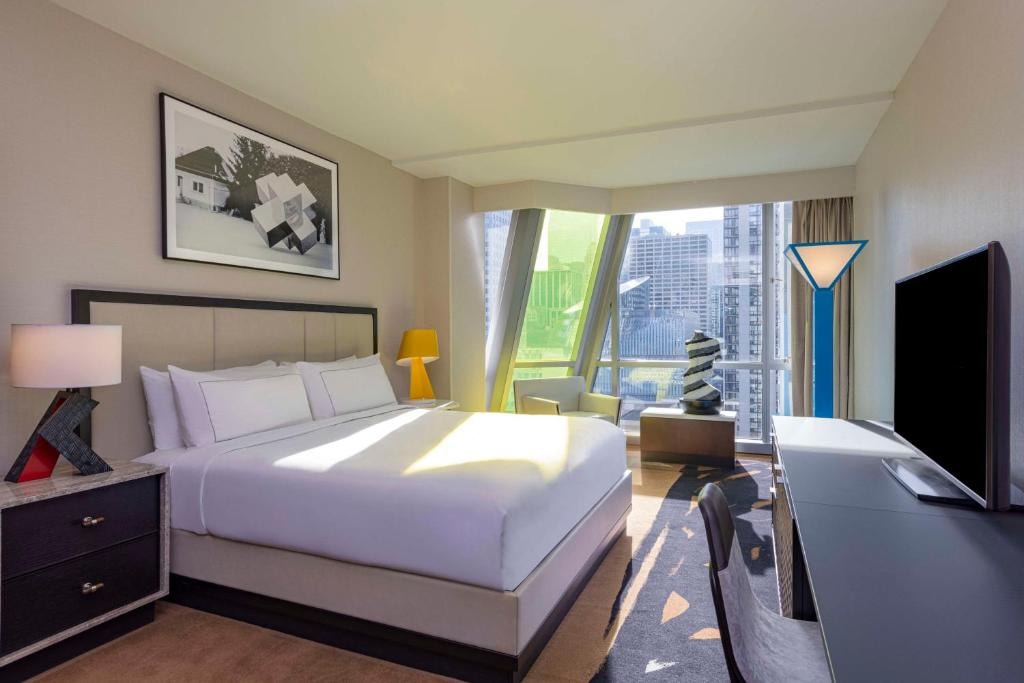 King Room Near Harold Washington College CHI Luxury Bookings