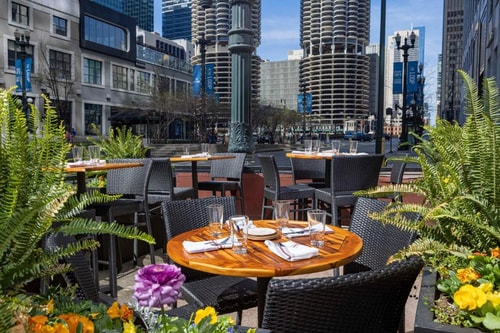 King Room Near Harold Washington College CHI 9 Luxury Bookings