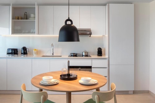 One Bed Room Suite Next to DIFC Metro Dubai 4 Luxury Bookings