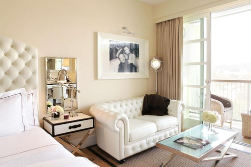 Deluxe King Room Near Bh Fashion Company LA 1 Luxury Bookings