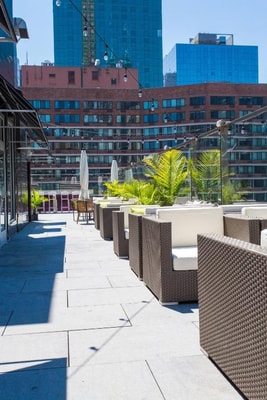 King Suite Near W XYZ Bar CHI 10 Luxury Bookings