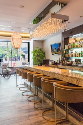 King Suite Near W XYZ Bar CHI 11 Luxury Bookings