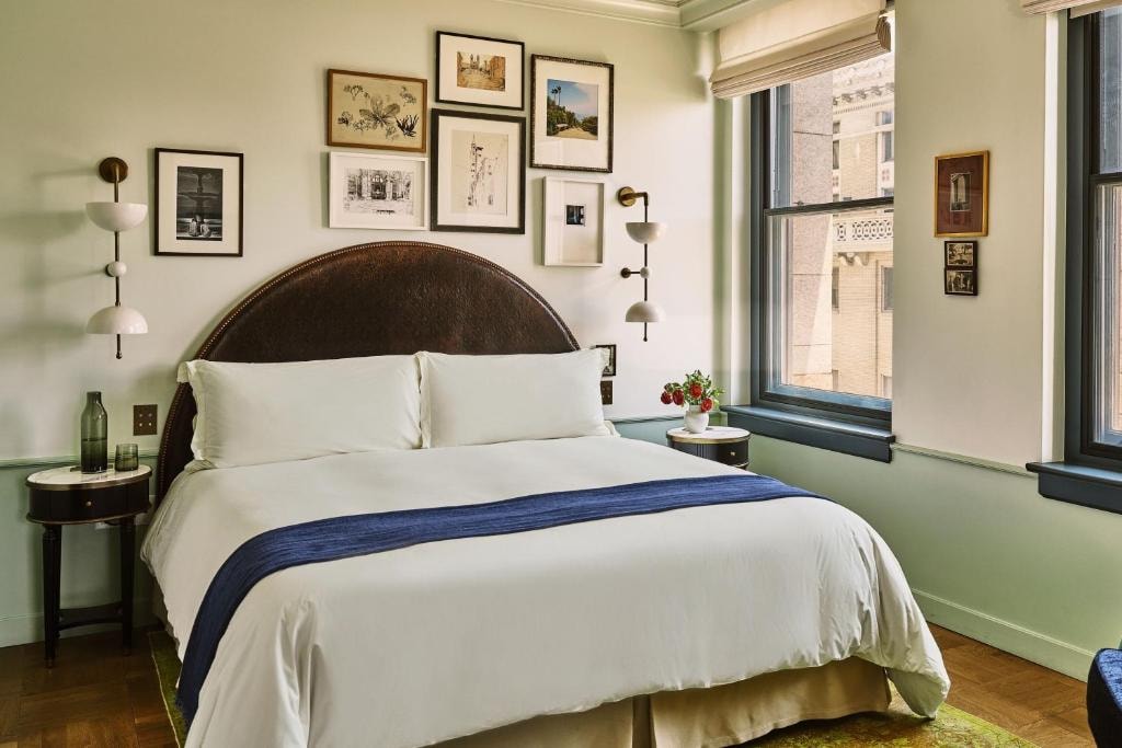 Standard Study King  Near Saint Vincent Court LA Luxury Bookings