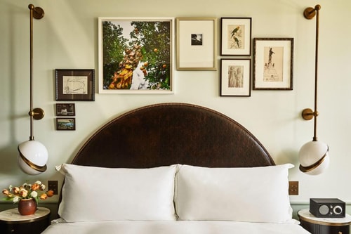 Standard Study King  Near Saint Vincent Court LA 1 Luxury Bookings