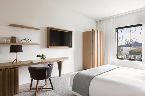 premium King Room Near Art Services Inc LA 4 Luxury Bookings