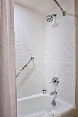 Traditional Guest Room Near Partners Coffee NYC 4 Luxury Bookings