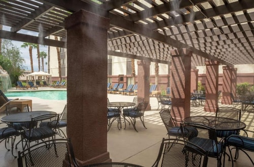 King Room Near Chevron LAS 12 Luxury Bookings
