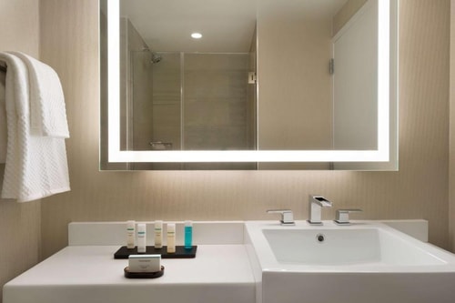 King Studio Suite Near Krispy Kreme NYC 5 Luxury Bookings