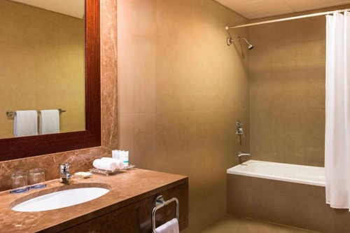 Deluxe Room Near Al Maha Regency Hotel Sharjah 4 Luxury Bookings