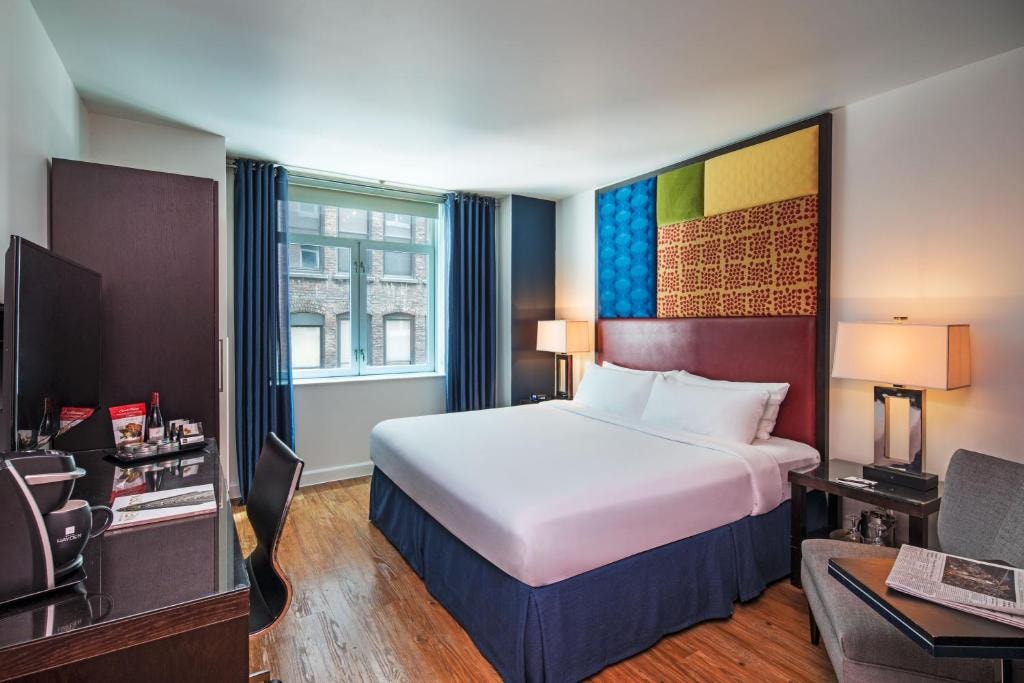Superior King Room Near Escape Virtuality NYC Luxury Bookings