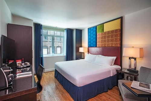 Superior King Room Near Escape Virtuality NYC Luxury Bookings