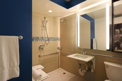 Superior King Room Near Escape Virtuality NYC 4 Luxury Bookings