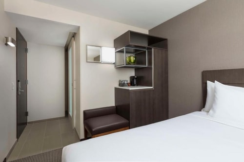 Standard King Room Near Mercato NYC 2 Luxury Bookings
