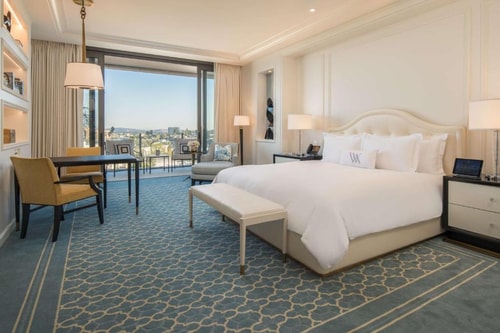 Deluxe King Room Near Avis Car Rental La Luxury Bookings