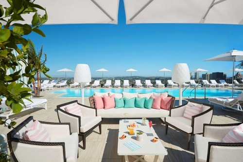 Deluxe King Room Near Avis Car Rental La 12 Luxury Bookings