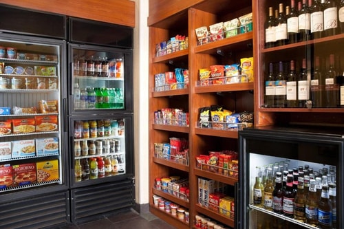 Queen Studio Near Panera Bread LAS 10 Luxury Bookings